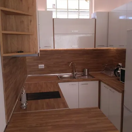 Centralni Hali Apartment
